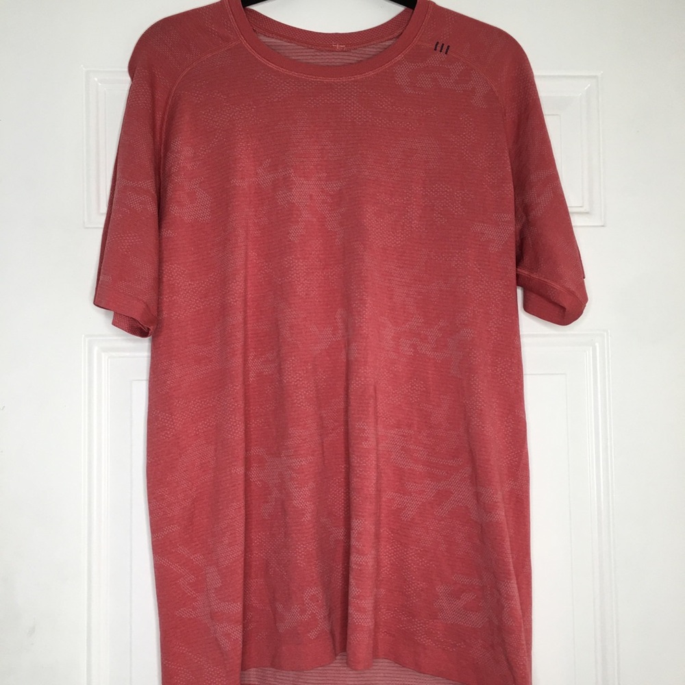 Lululemon Men’s Camo Metal Vent Tee